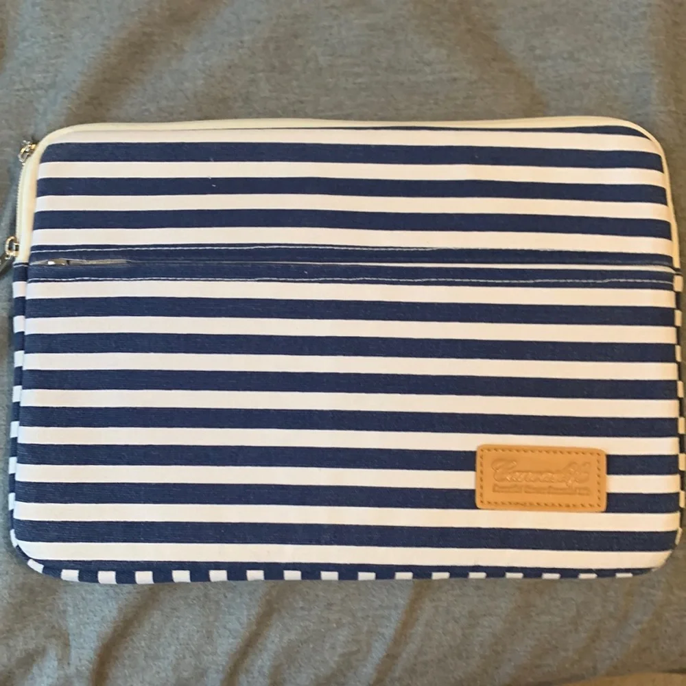 NWOT Laptop Sleeve